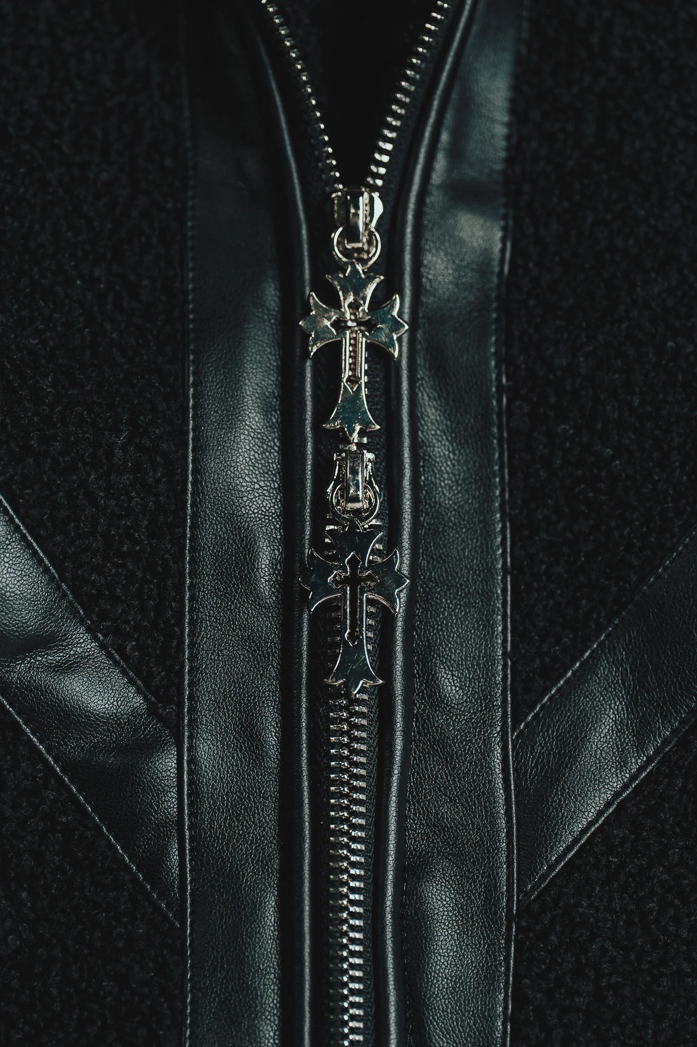 The Signature Sherpa in Black - Image 4